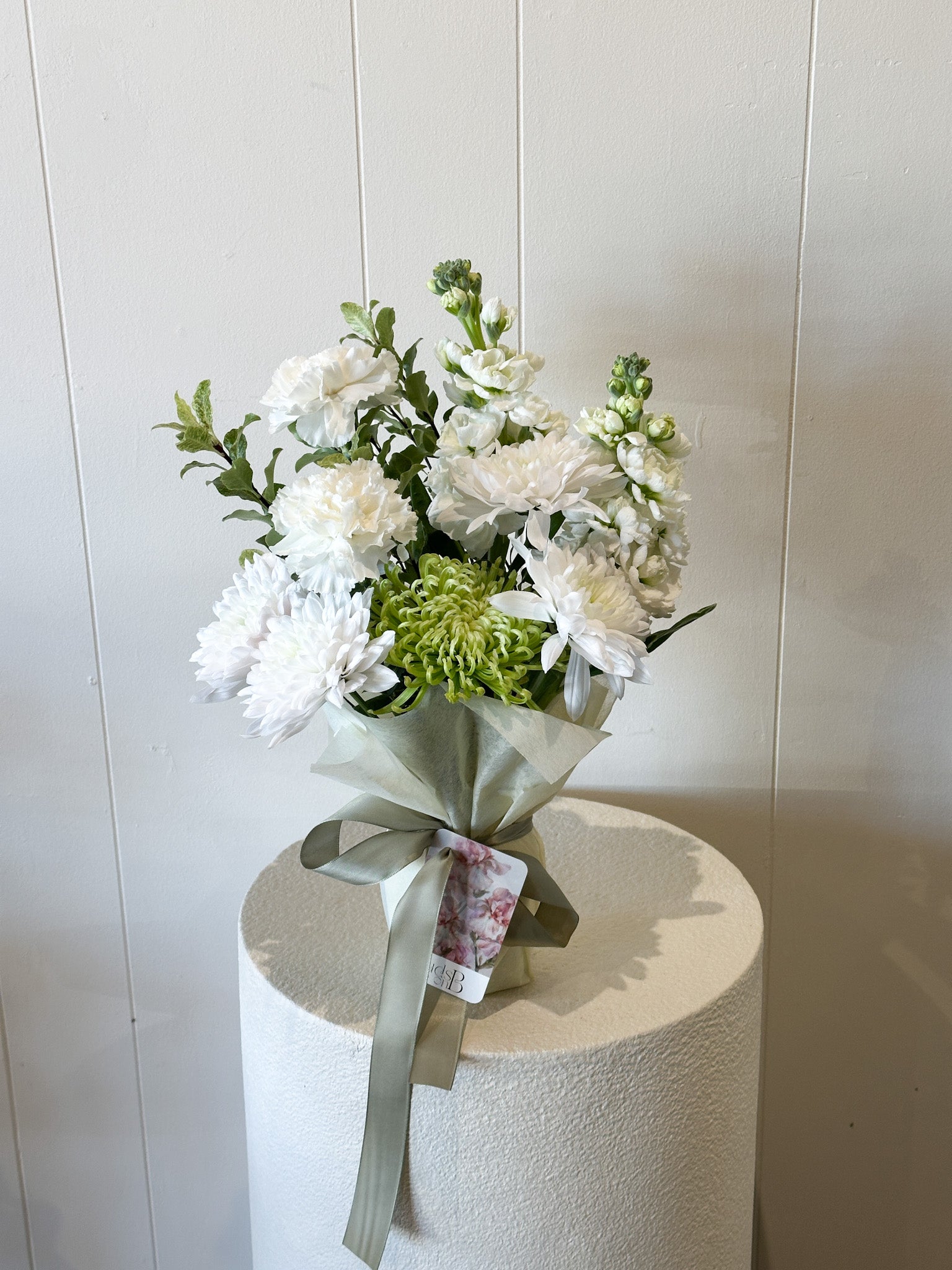 Buds on B, Buderim florist shop, Buderim gift shop, fresh flowers, flower vases, Sunshine Coast florist shop, Sunshine Coast local florist, florist near me, flower delivery, fresh flower delivery, flowers, vases for flowers, florist shop Sunshine Coast, vases, pots, chocolates, gifts, flower posy vase, Woombye florist shop, hinterland florist, Nambour florist, Palmwoods florist, ivy and wood candles and diffusers, Sunshine Coast flower shop, Sunshine Coast Florist, Sunshine Coast Flower delivery 
