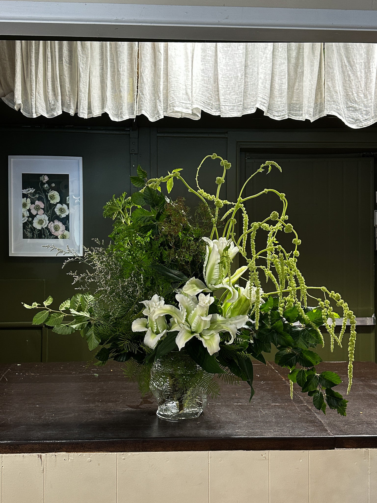 Buds on b florist, Christmas flowers, Christmas florist, Christmas flower shop, Sunshine Coast Christmas flowers, Sunshine Coast Christmas flower shop, Sunshine Coast same day delivery, Sunshine Coast florist shop, Christmas foliages, Christmas flower arrangement, Christmas wreath, Christmas flower gift